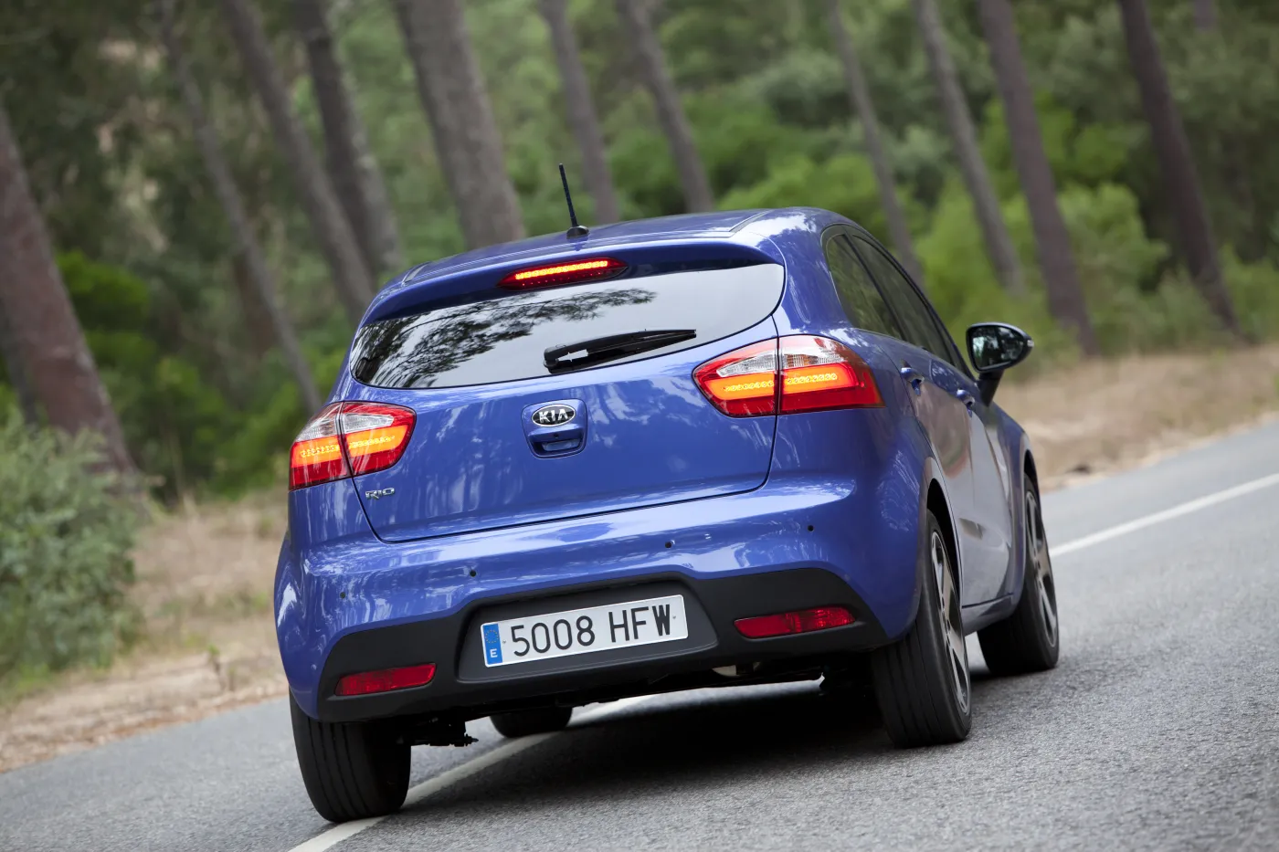2415033-kia-rio-2011-17.jpg