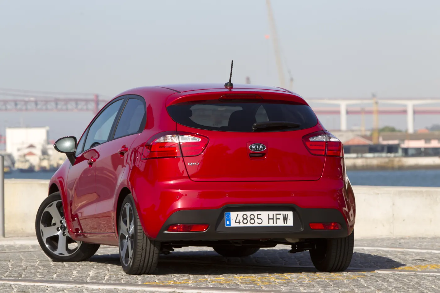 2415383-kia-rio-2011-32.jpg
