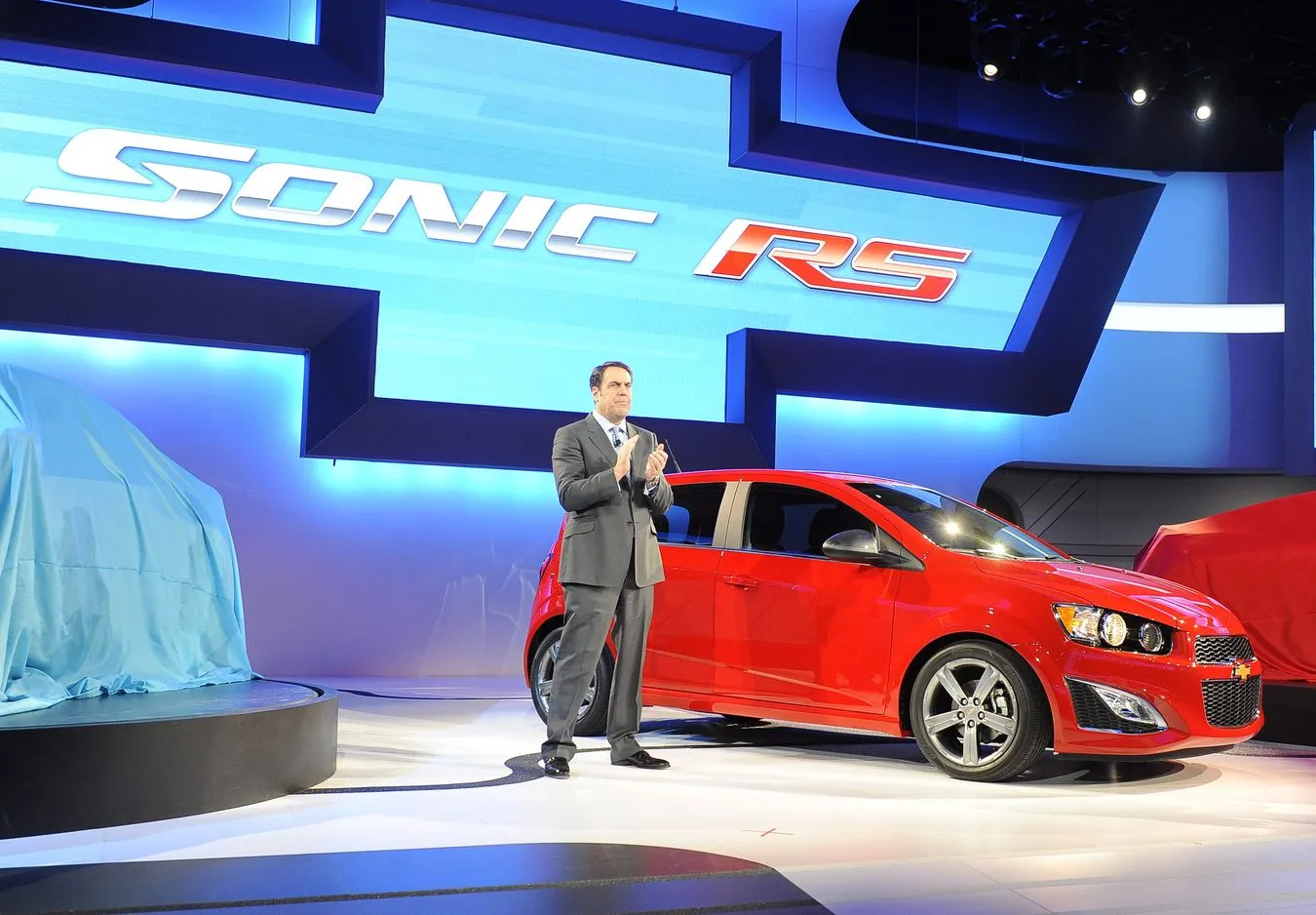 2942480-chevrolet-sonic-rs.jpg
