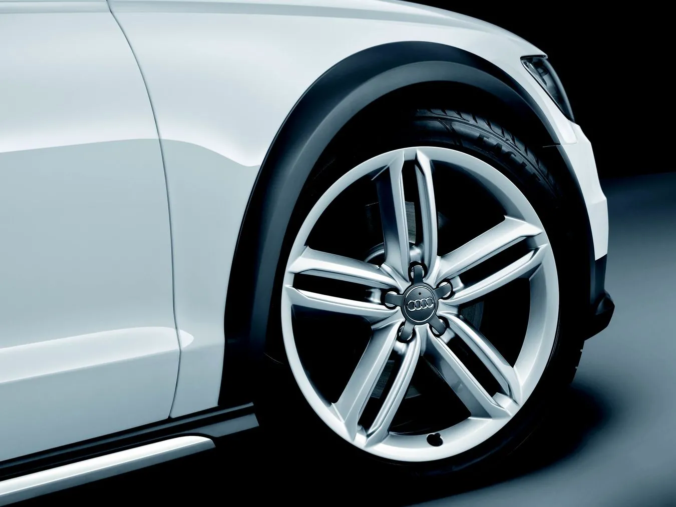 2951004-audi-a6-allroad.jpg