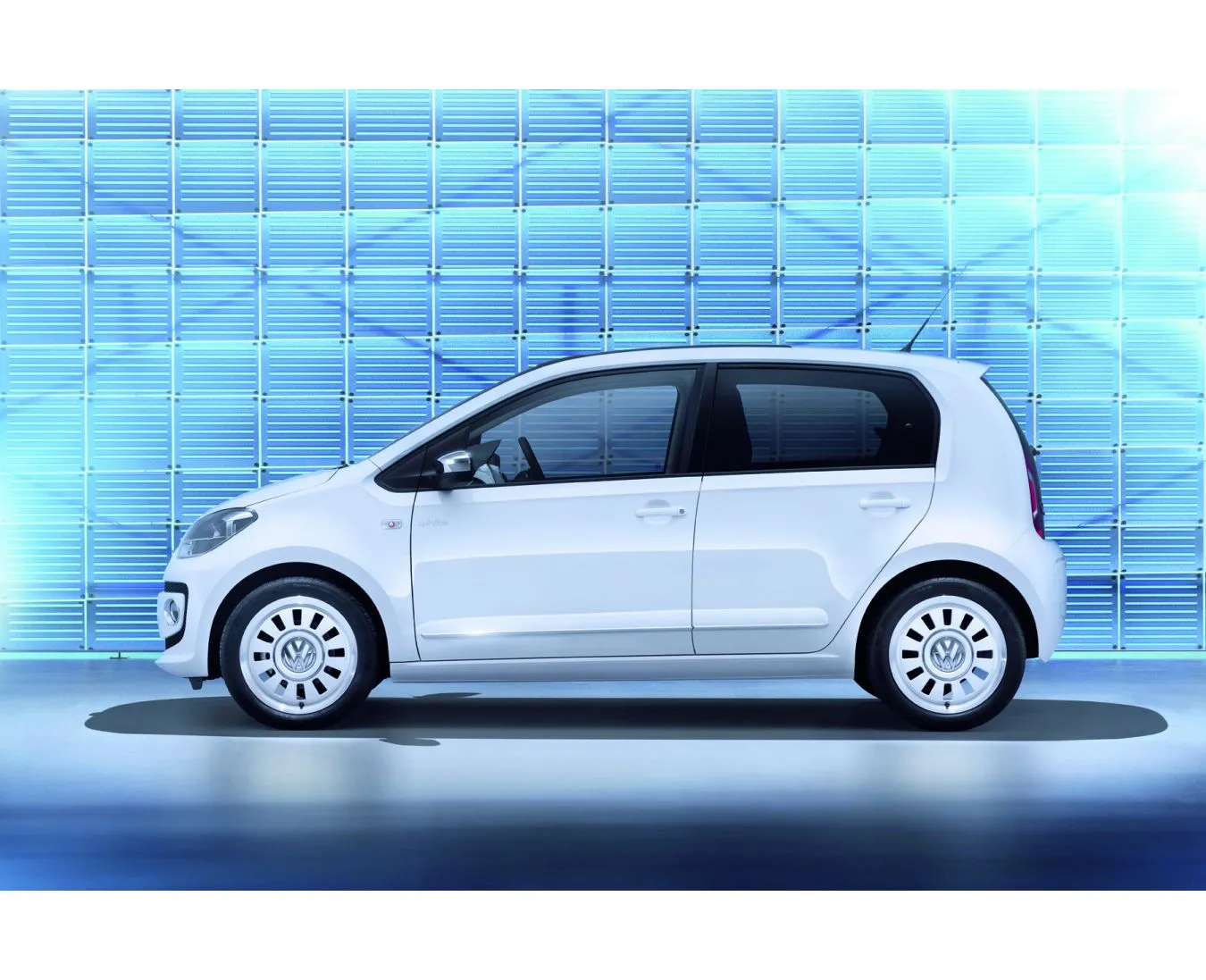 3000744-volkswagen-up-5d.jpg
