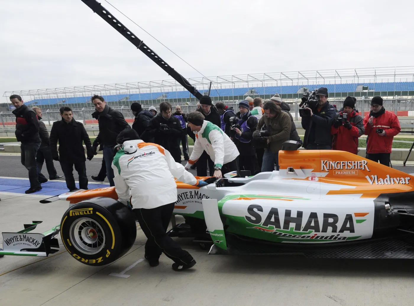 3046237-bolid-force-india.jpg