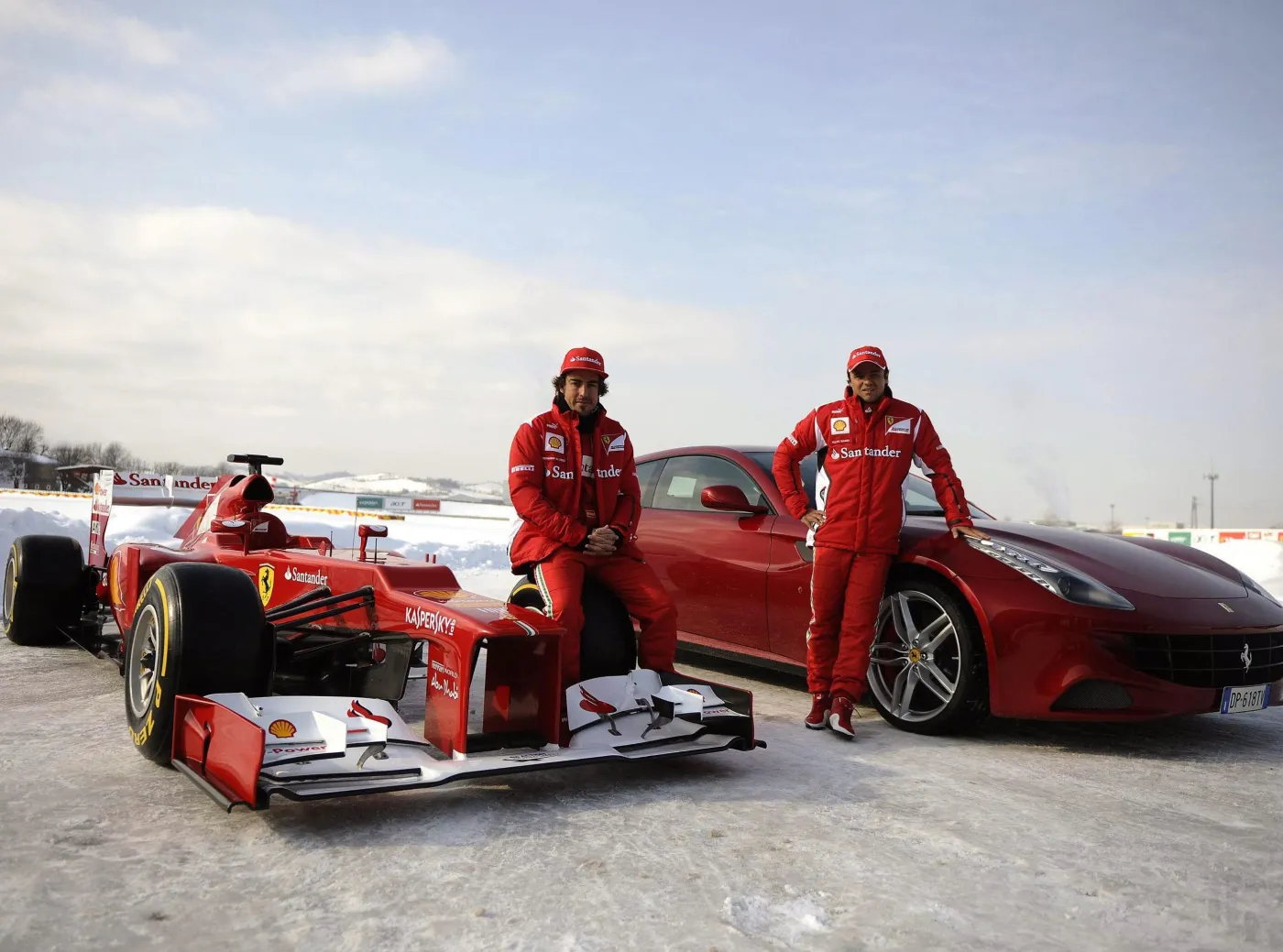 3047938-nowy-bolid-ferrari.jpg