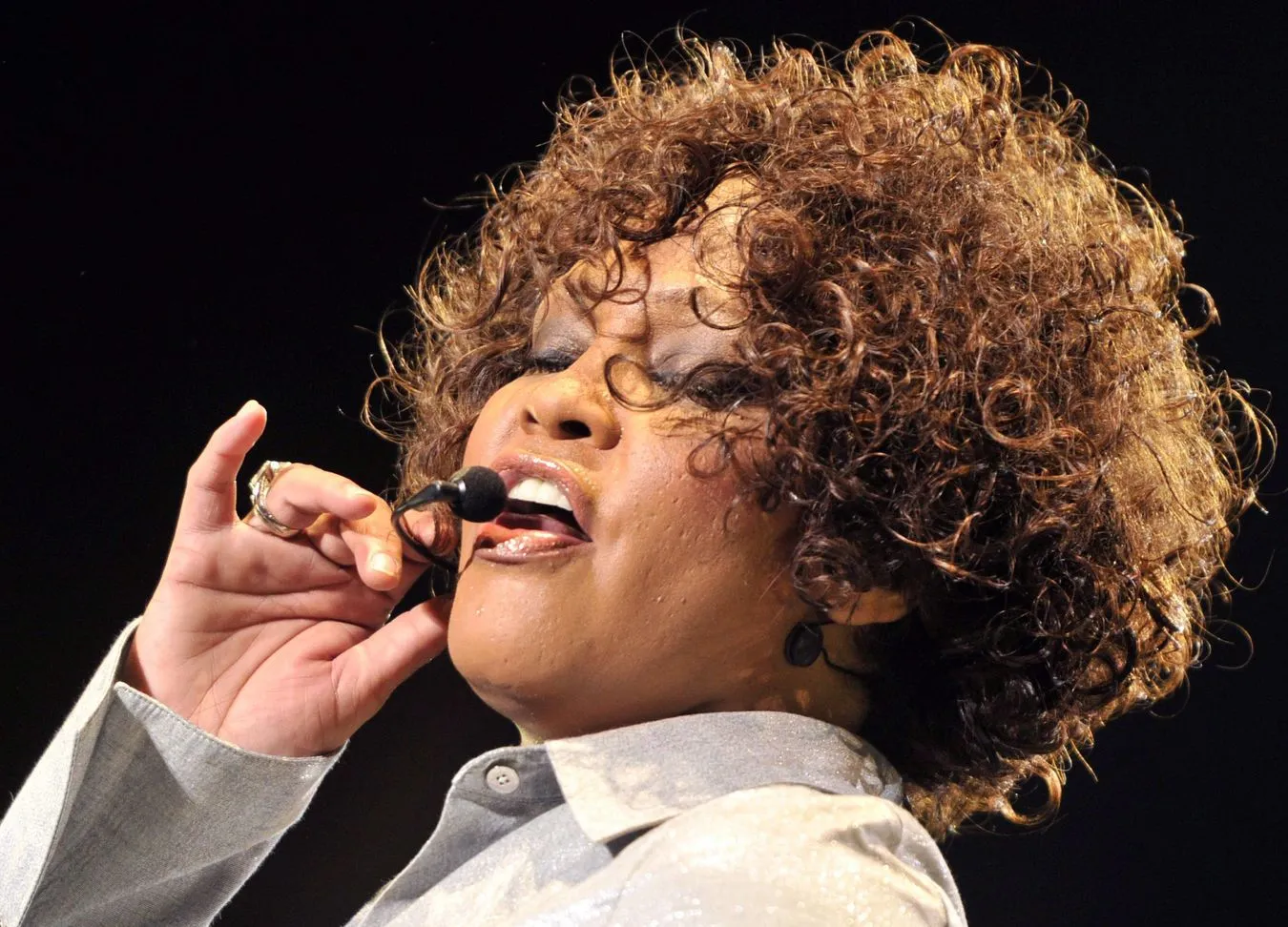 Żal i szok po śmierci Whitney Houston. "Mam złamane serce"