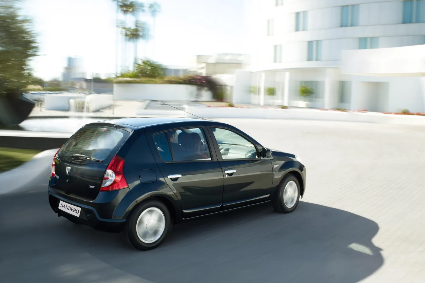 2909567-dacia-sandero-1.jpg