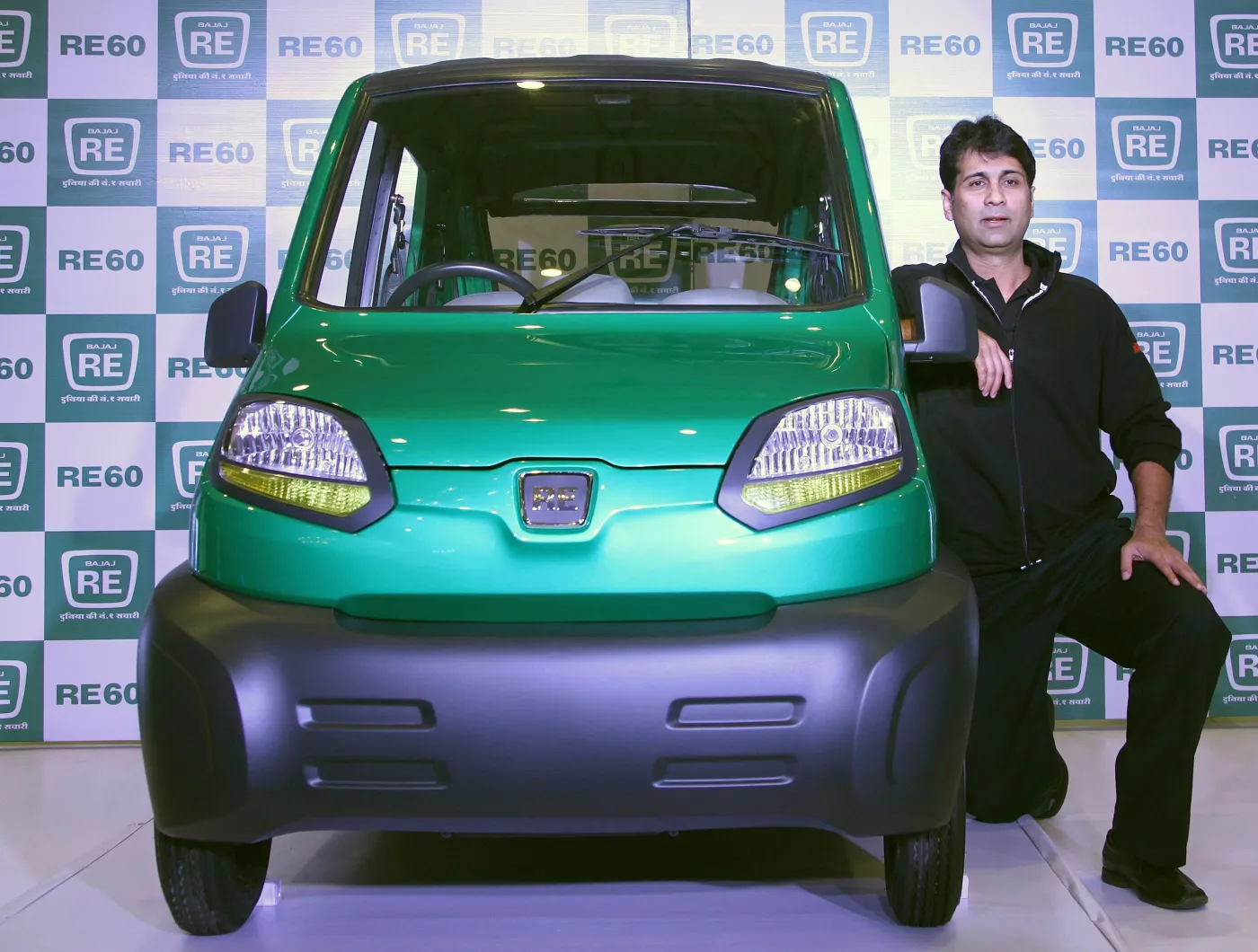 2923921-bajaj-auto-re60.jpg