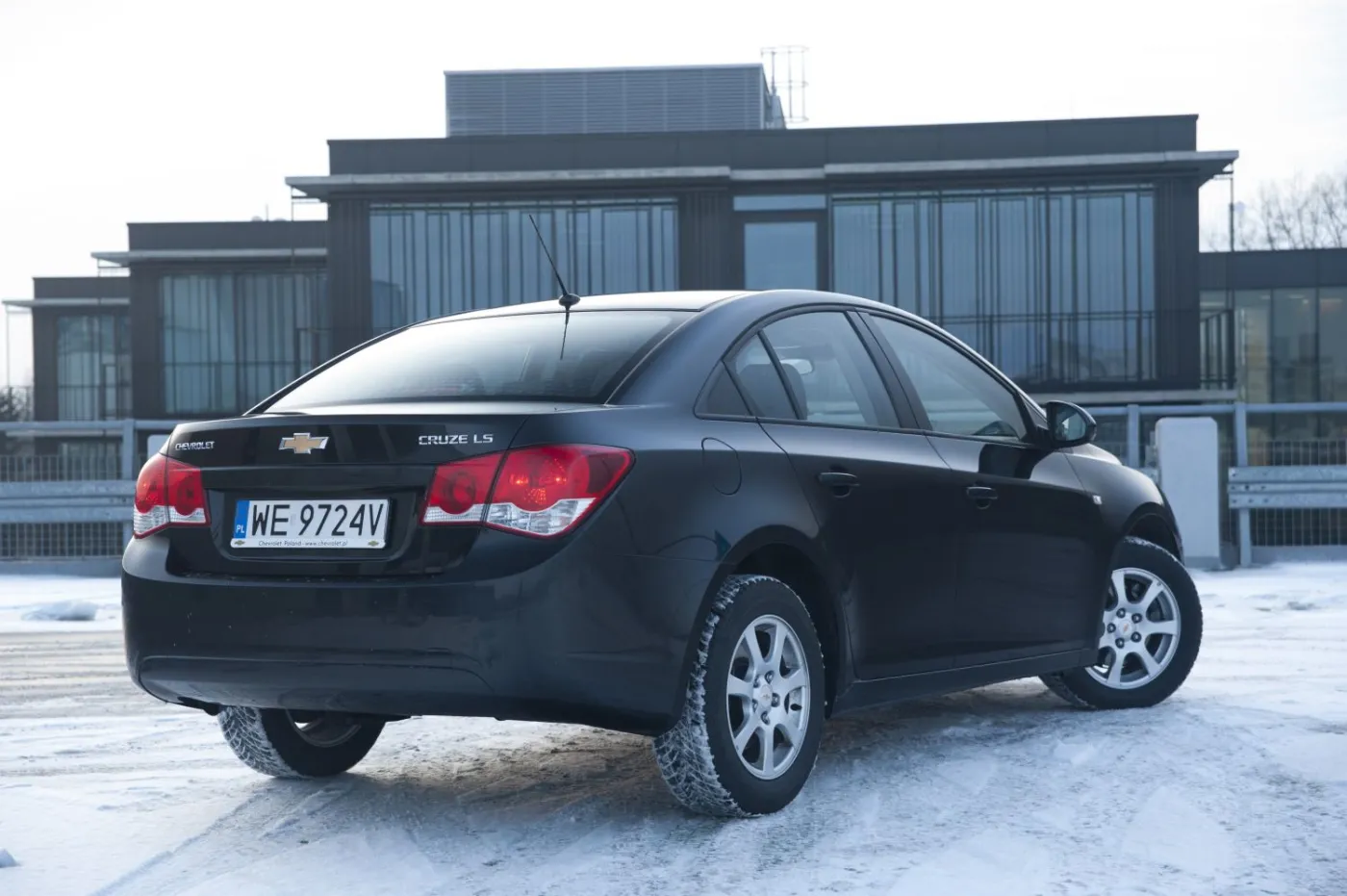 3292981-chevrolet-cruze.jpg
