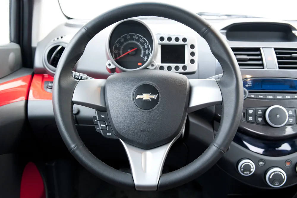 3310189-chevrolet-spark.jpg