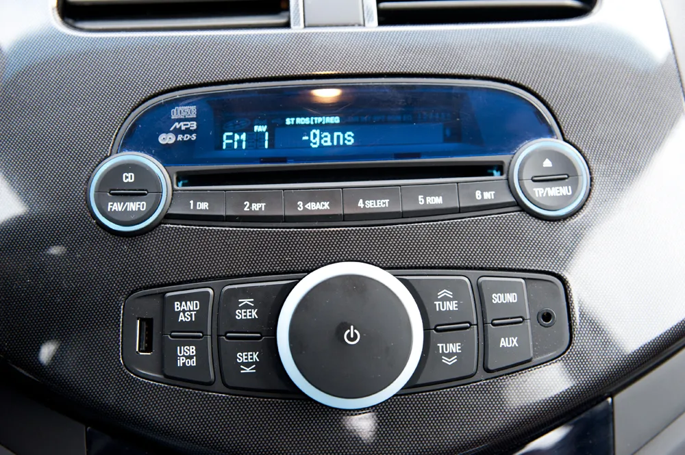 3310276-chevrolet-spark.jpg