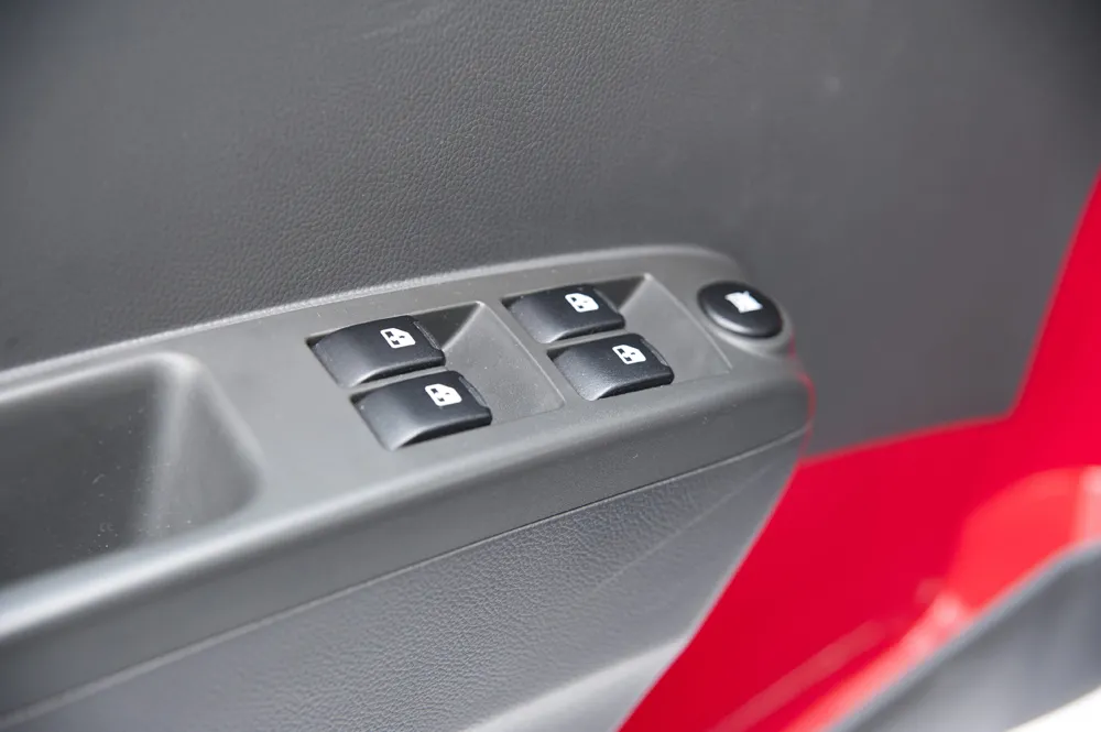 3310392-chevrolet-spark.jpg