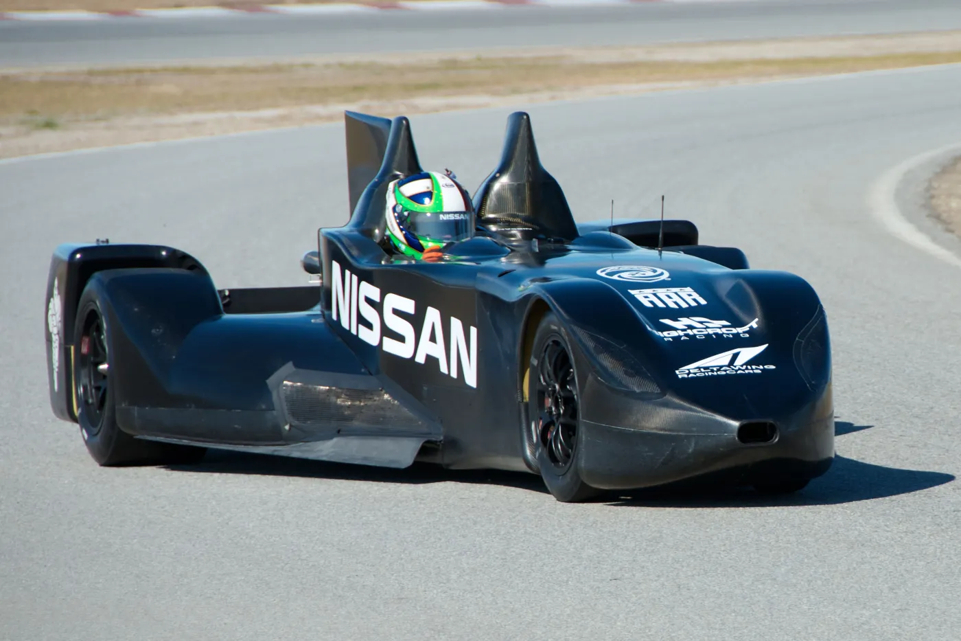 3319405-nissan-deltawing.jpg