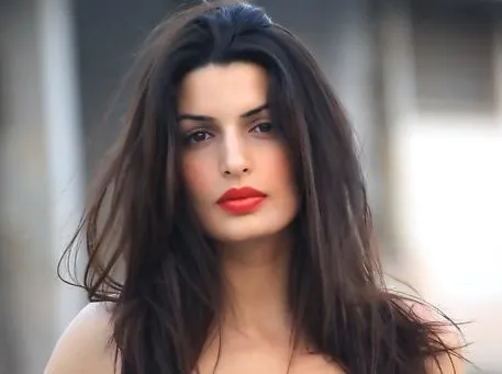3328259-tonia-sotiropoulou.jpg