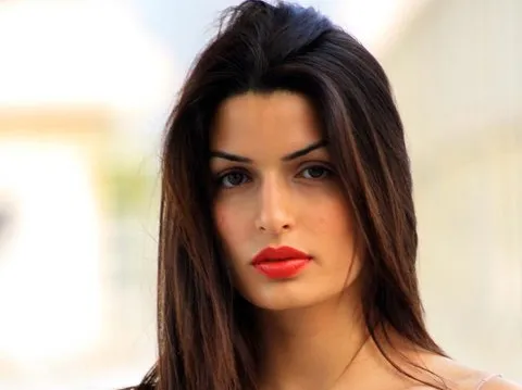 3328329-tonia-sotiropoulou.jpg