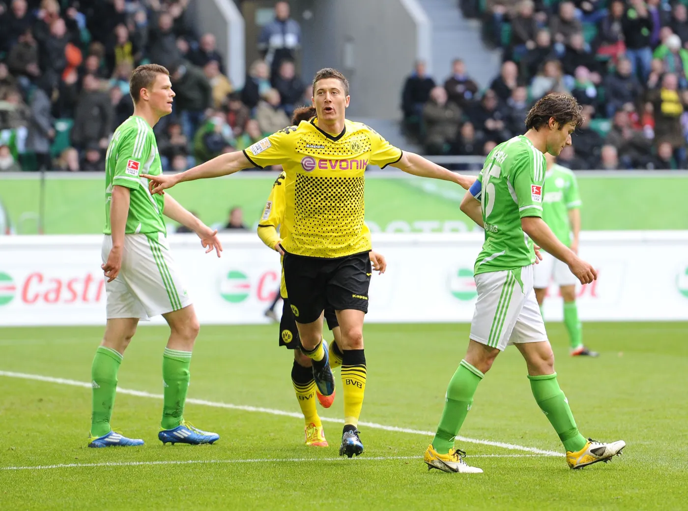 Robert Lewandowski zarobił miliony dla Borussii