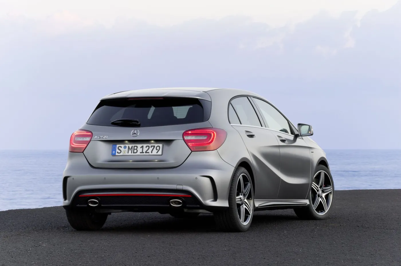3359170-mercedes-klasy-a.jpg