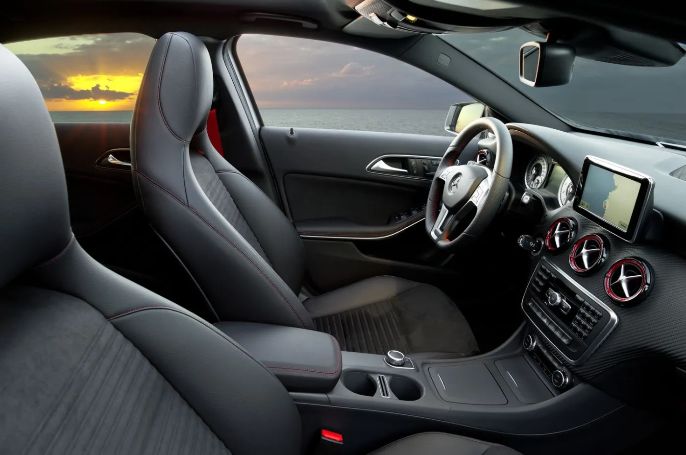 3359199-mercedes-klasy-a.jpg