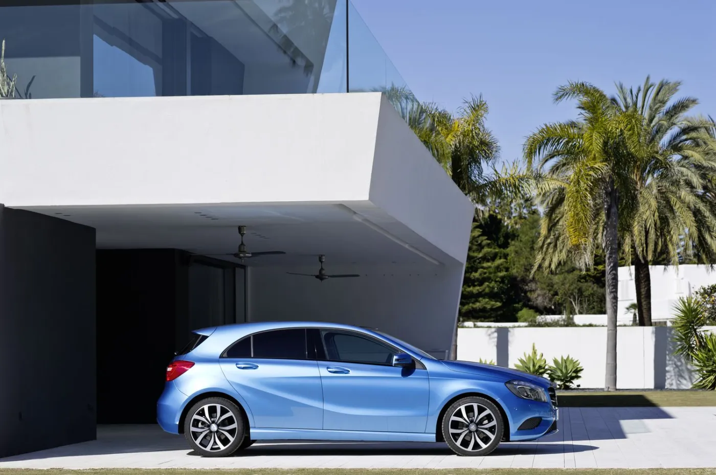 3359257-mercedes-klasy-a.jpg