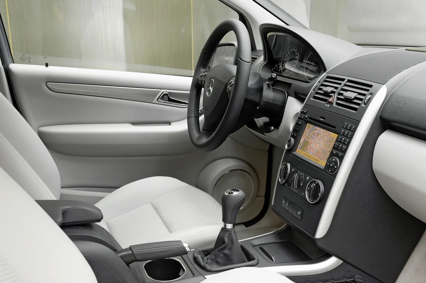 3430704-mercedes-klasy-a.jpg