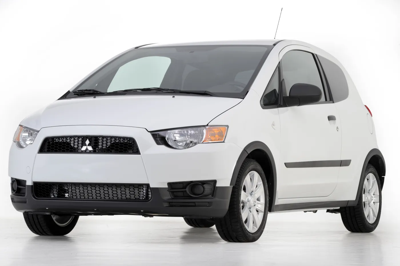 3368008-mitsubishi-colt.jpg