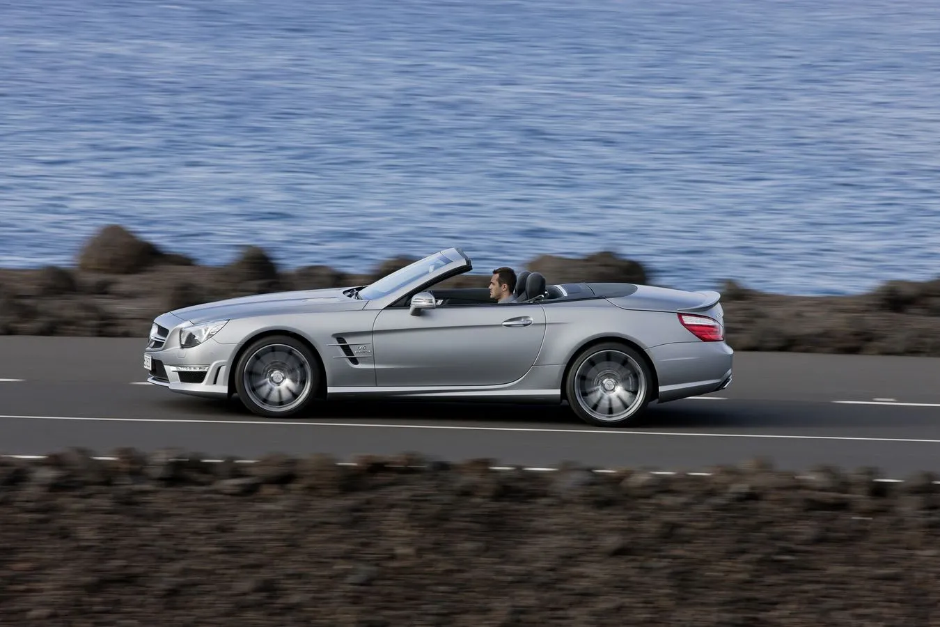 3122550-mercedes-sl-63-amg.jpg