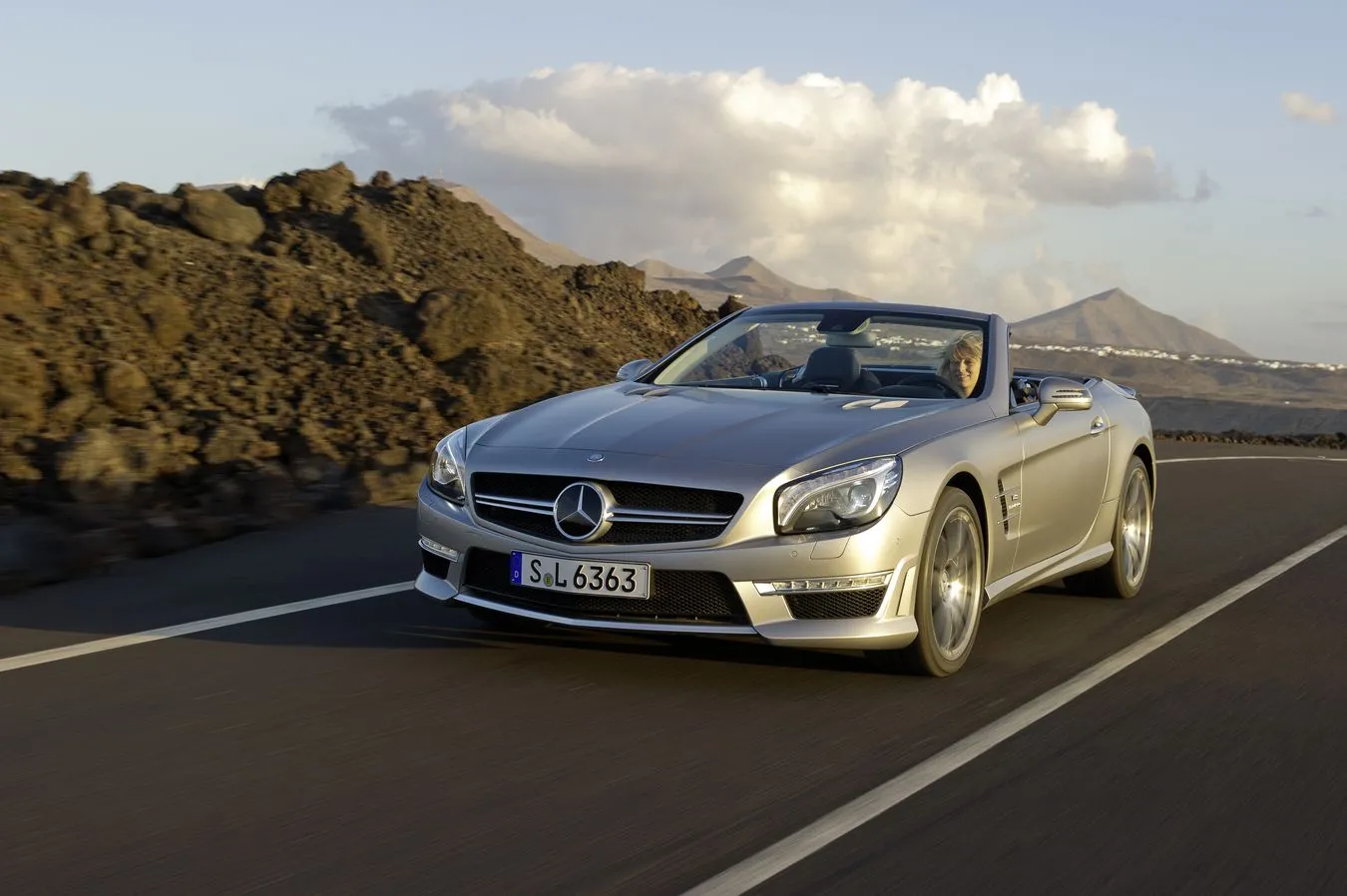 3122608-mercedes-sl-63-amg.jpg