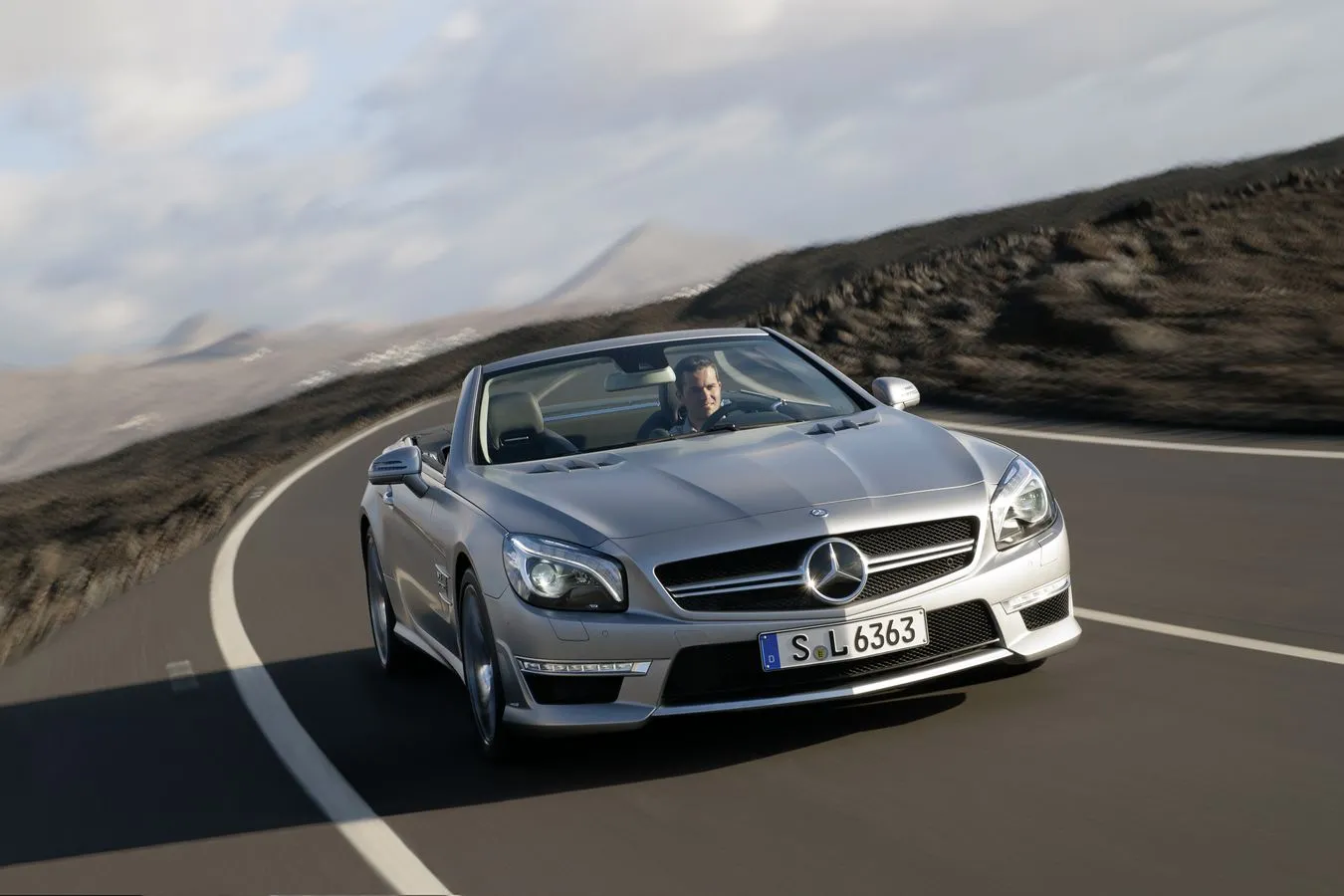 3122722-mercedes-sl-63-amg.jpg