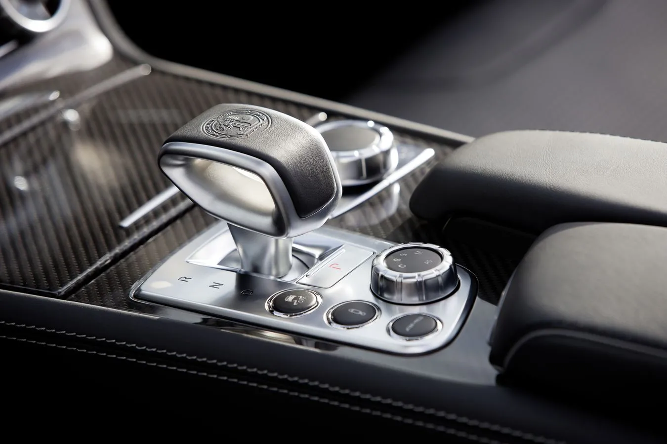 3122867-mercedes-sl-63-amg.jpg