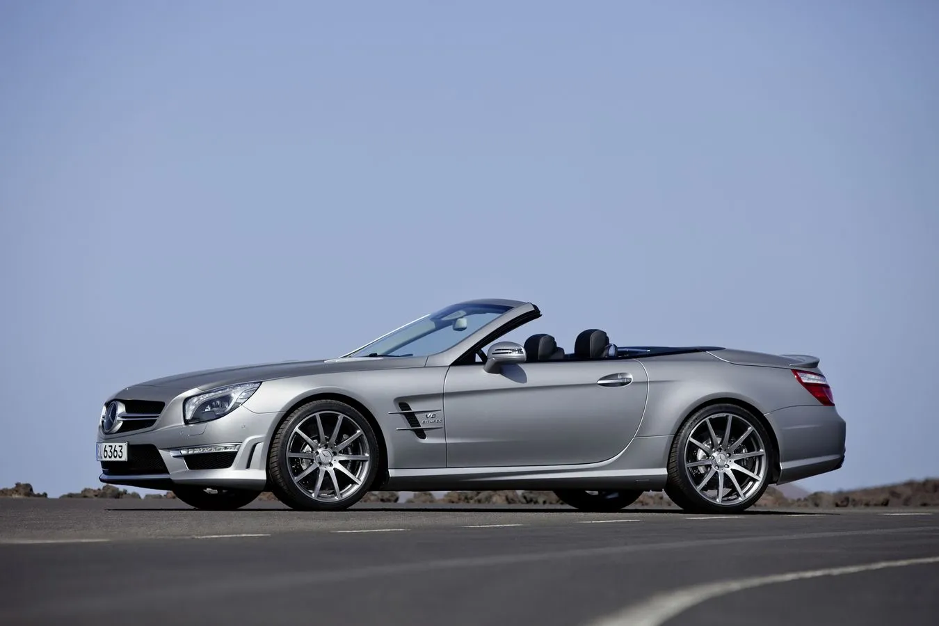 3122376-mercedes-sl-63-amg.jpg