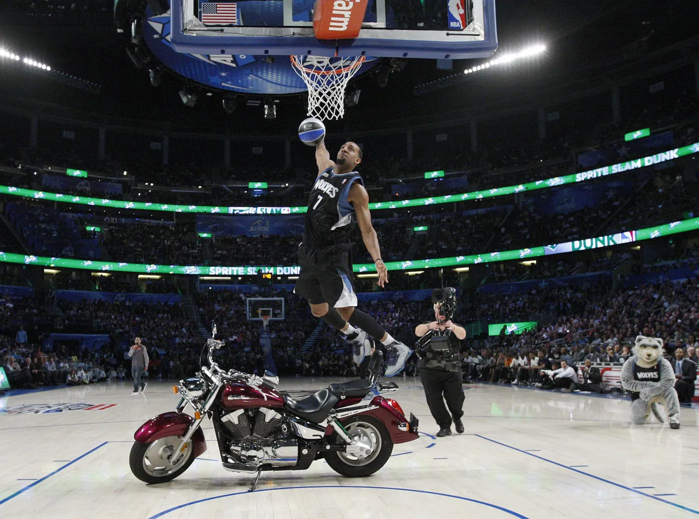 3141514-derrick-williams.jpg