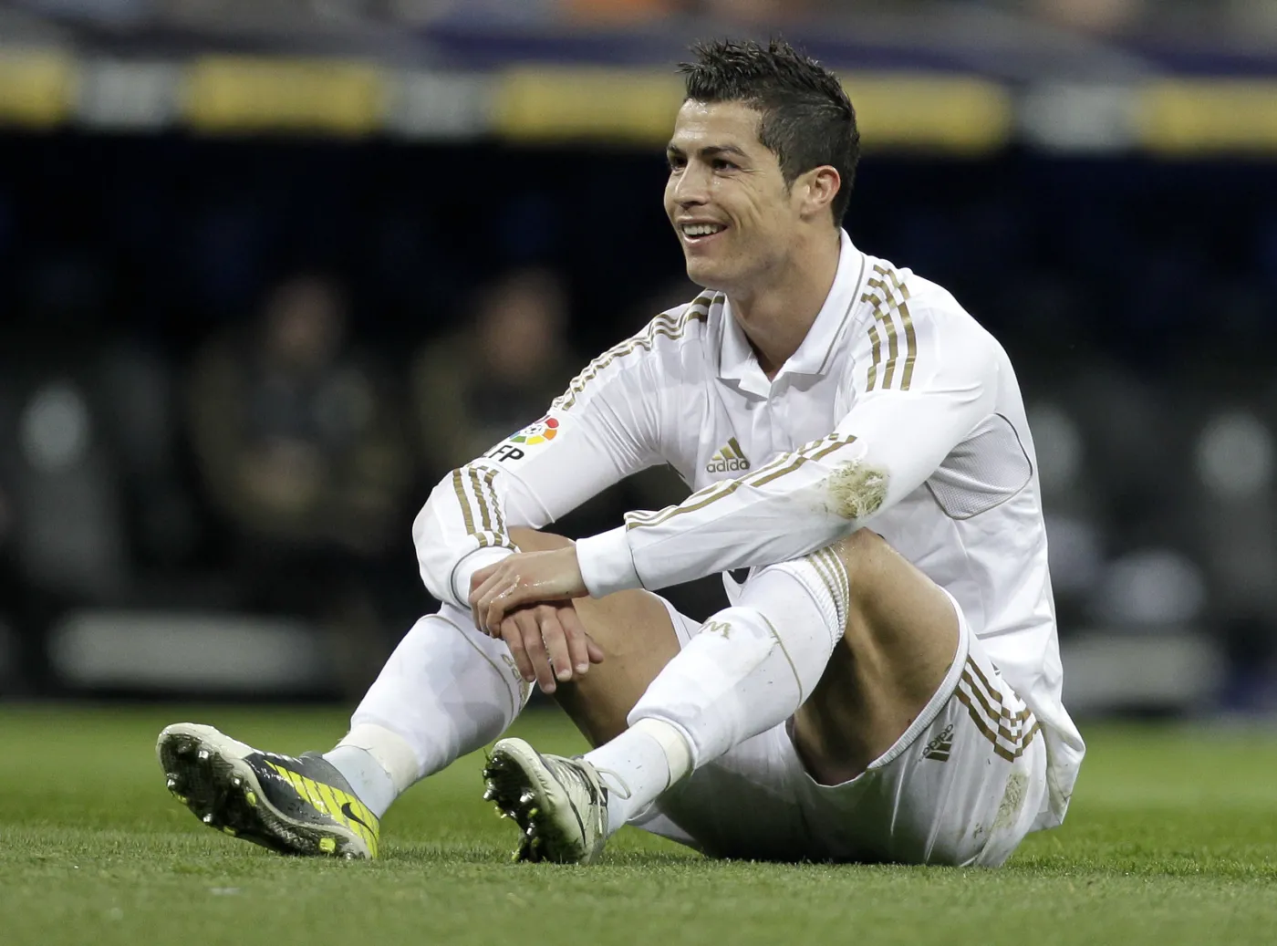 Ronaldo pomaga chłopcu wygrać z rakiem