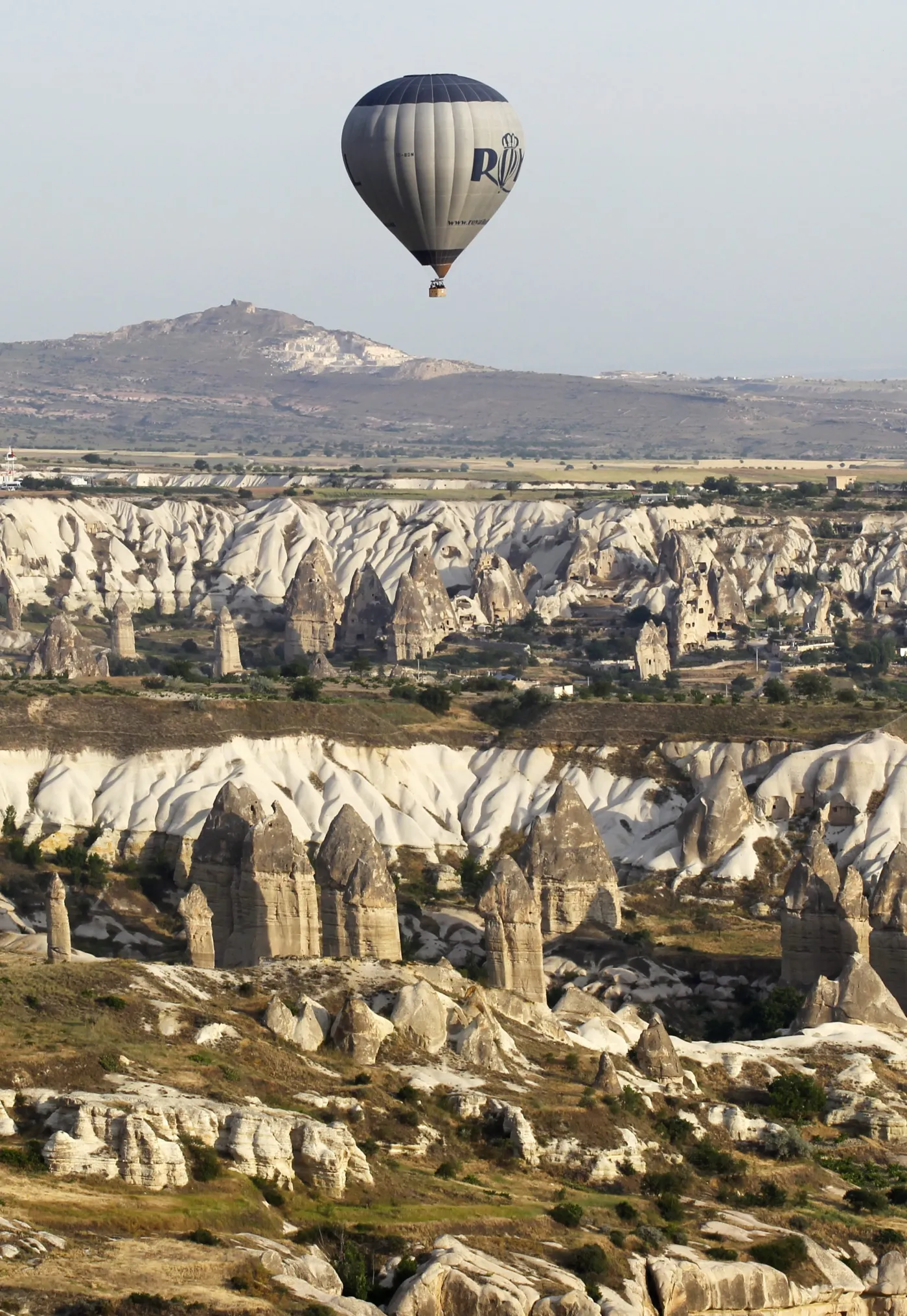 3729510-kapadocja-w-turcji.jpg