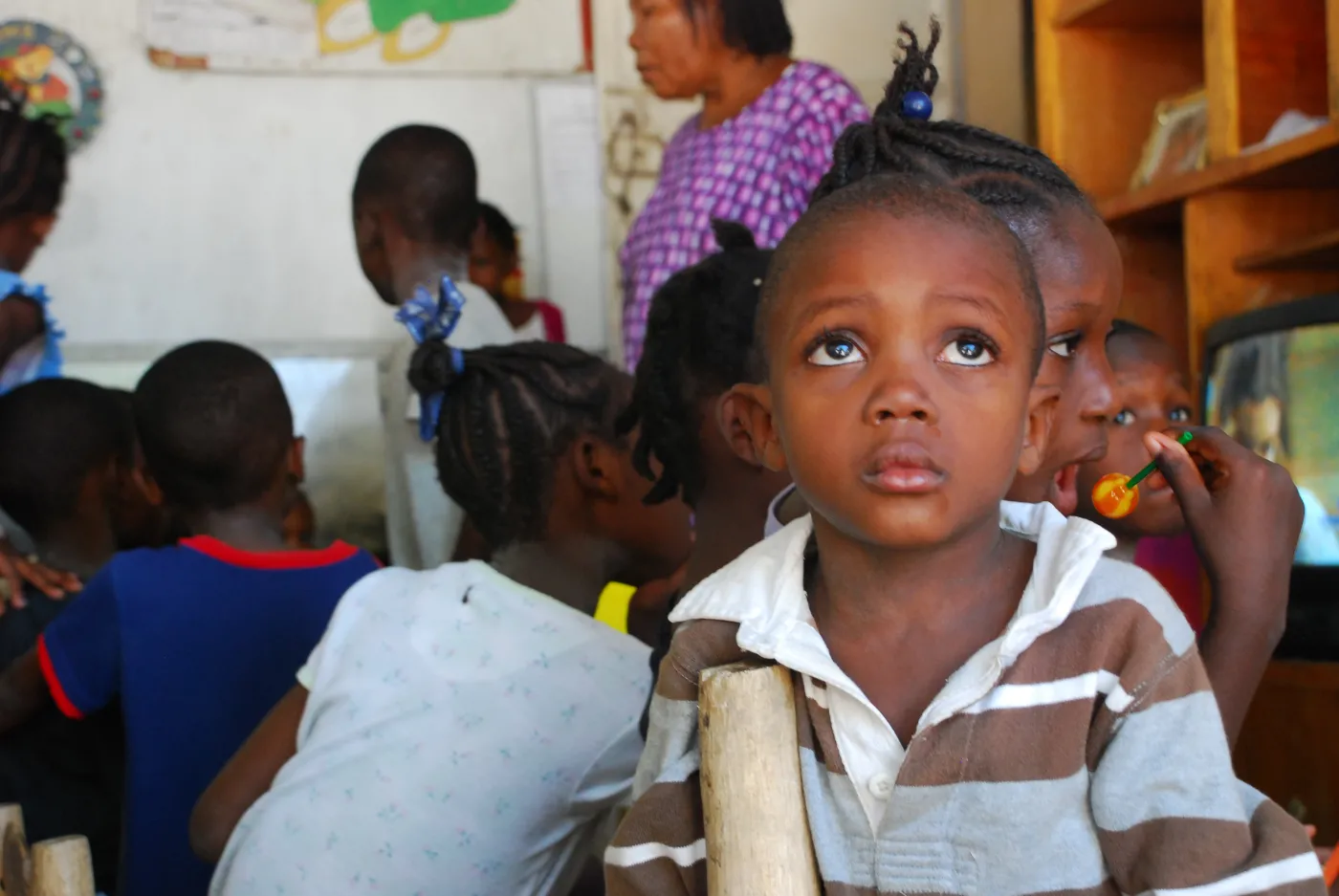 3801194-sierota-z-haiti.jpg