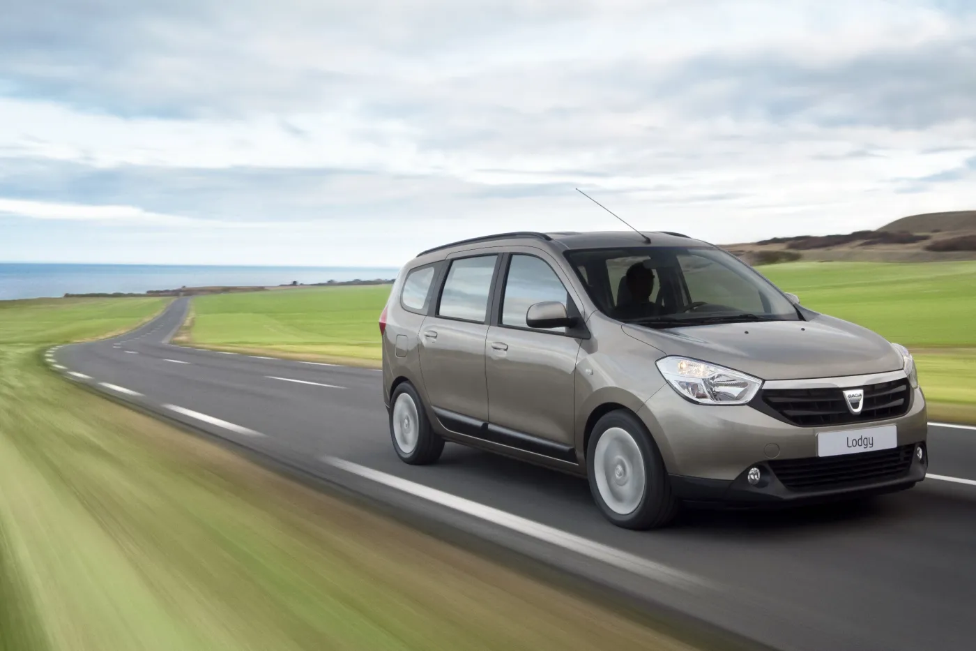 3821554-3-dacia-32022-1-6.jpg