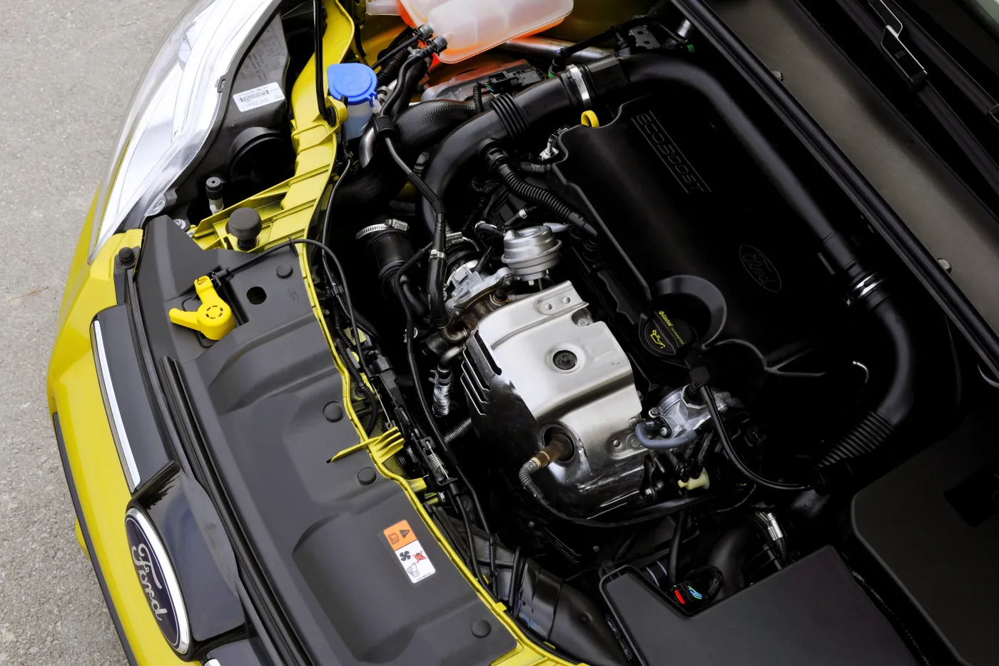 3583260-ecoboost-focus-02.jpg
