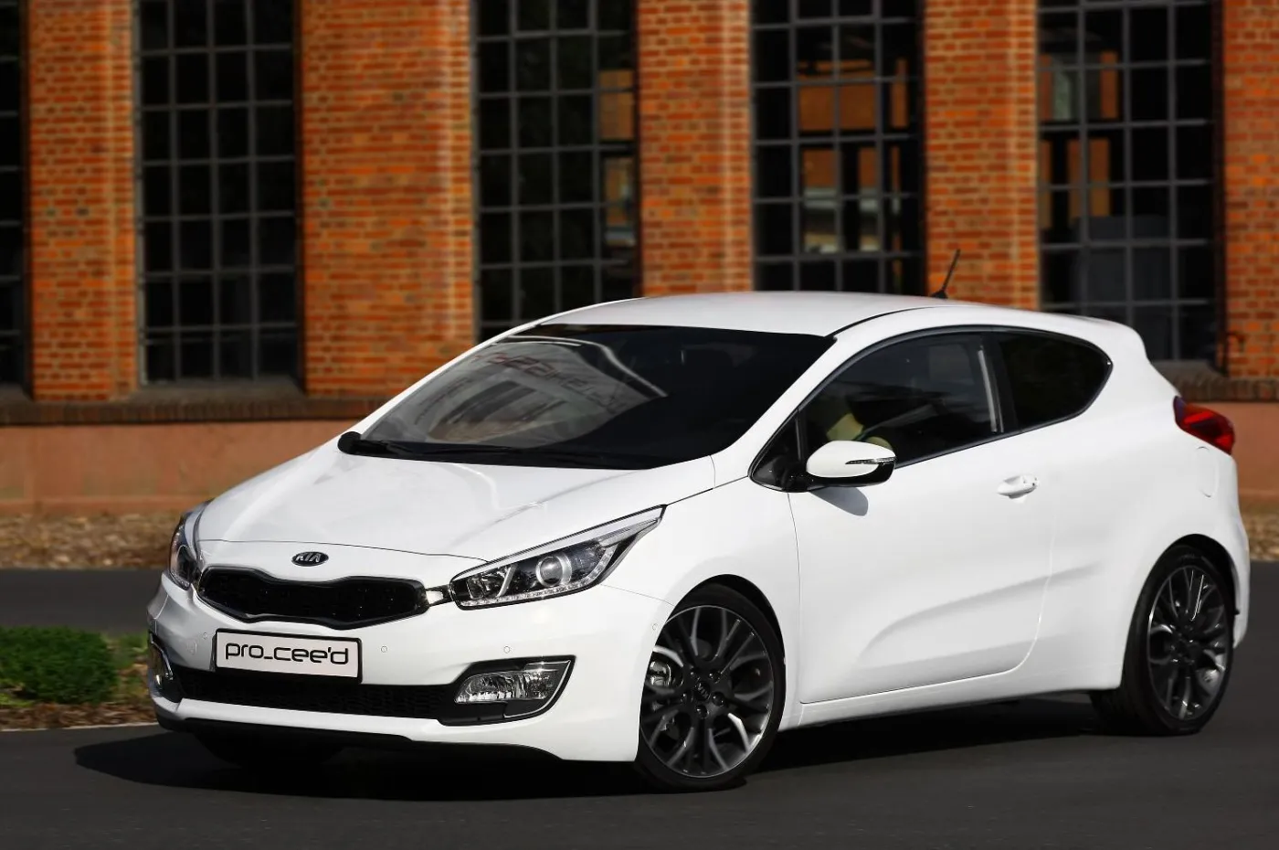 4025093-597873-130912kia-b.jpg