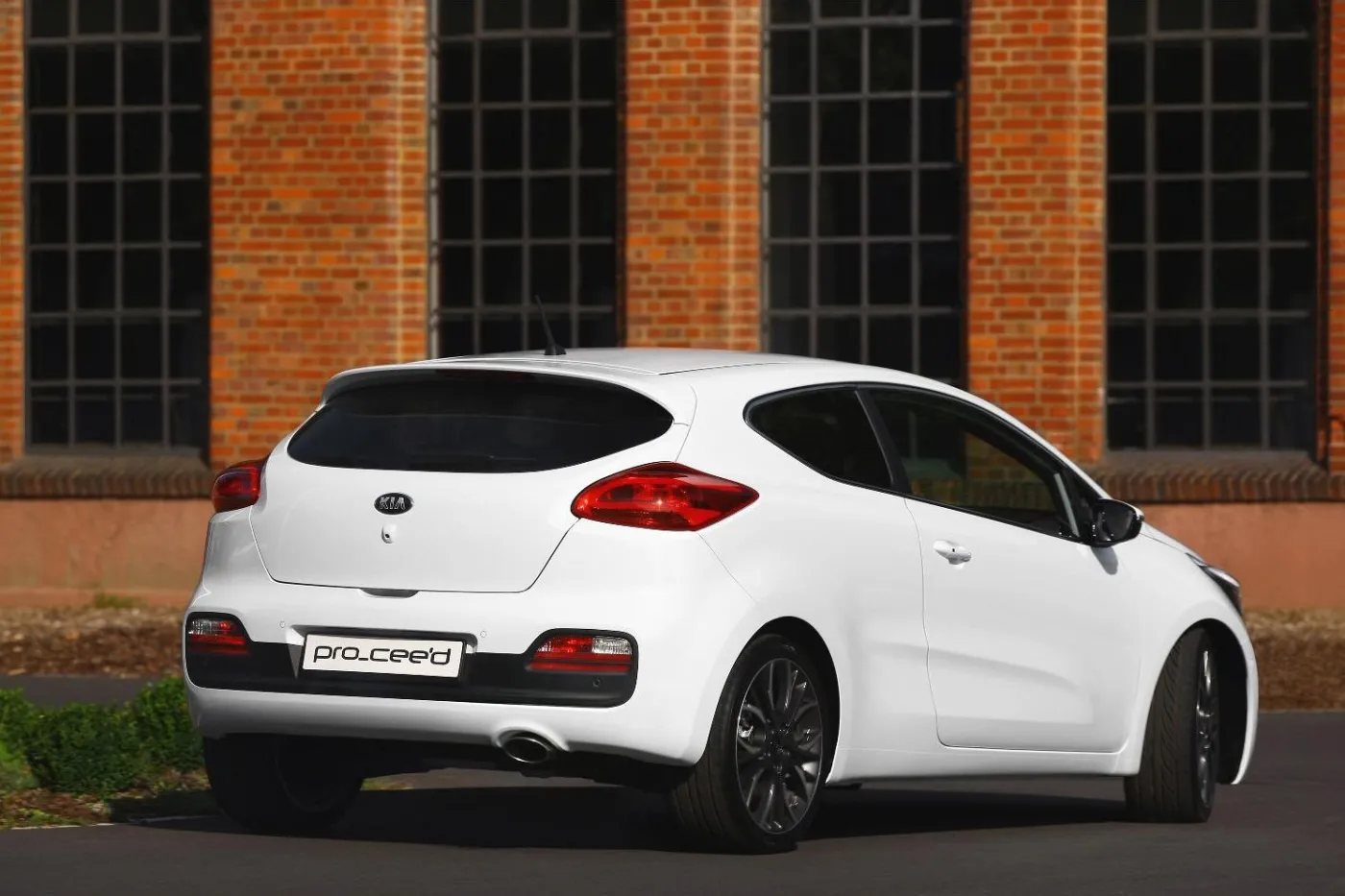4025151-597870-130912kia-c.jpg
