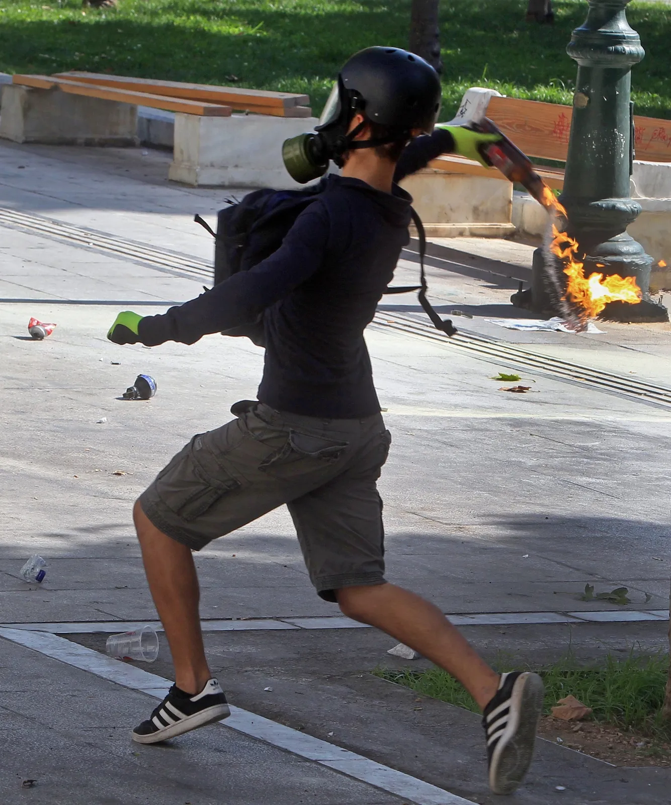 4170921-protesty-w-grecji.jpg