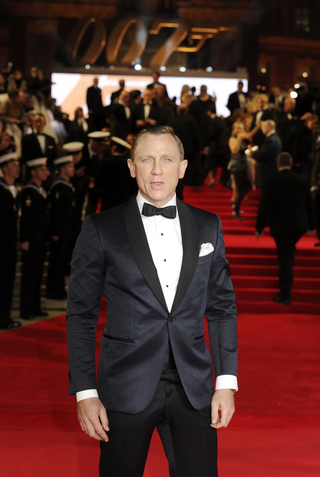 "Skyfall" i Bond w majtkach pod prysznicem