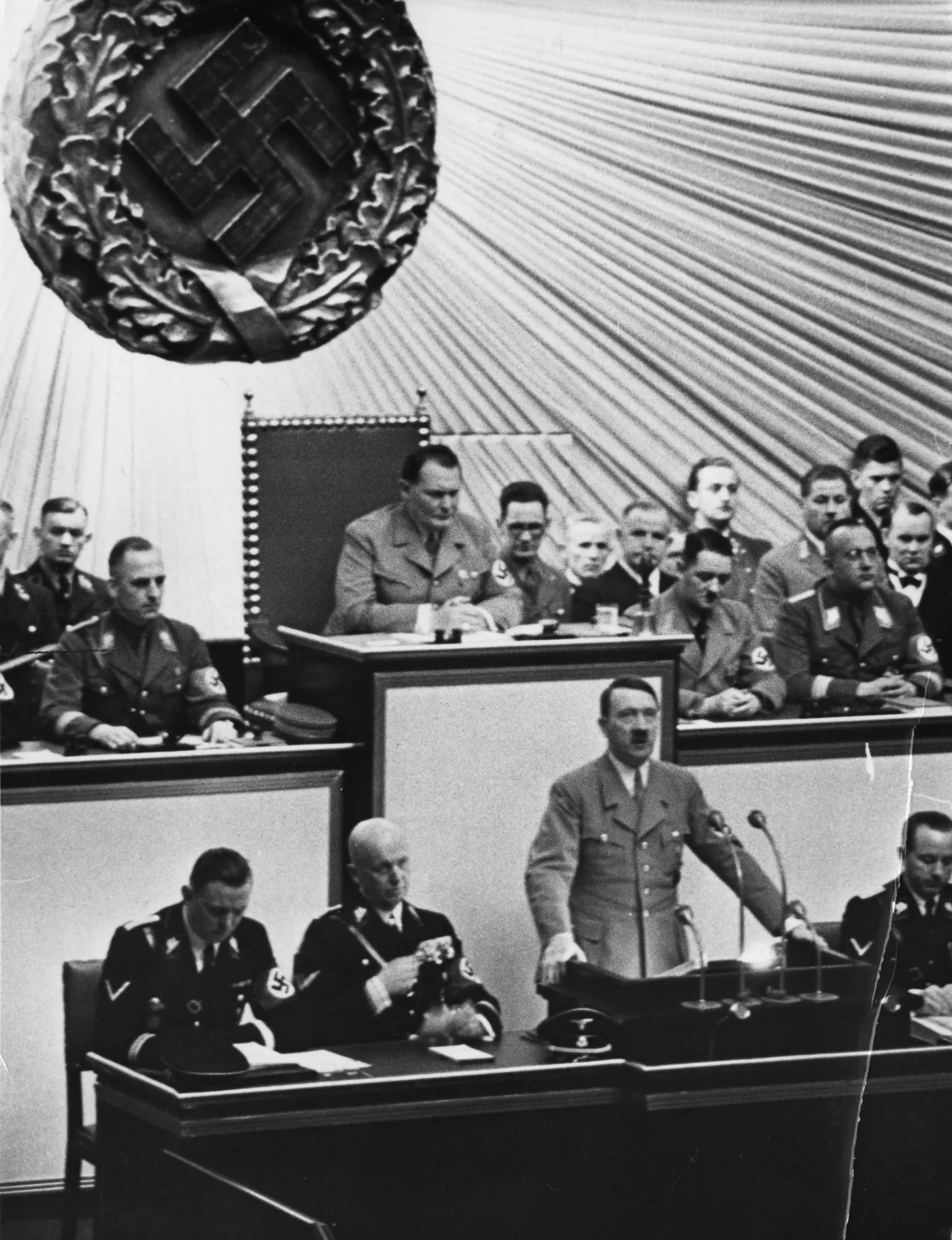 3973521-ii-wojna-swiatowa.jpg