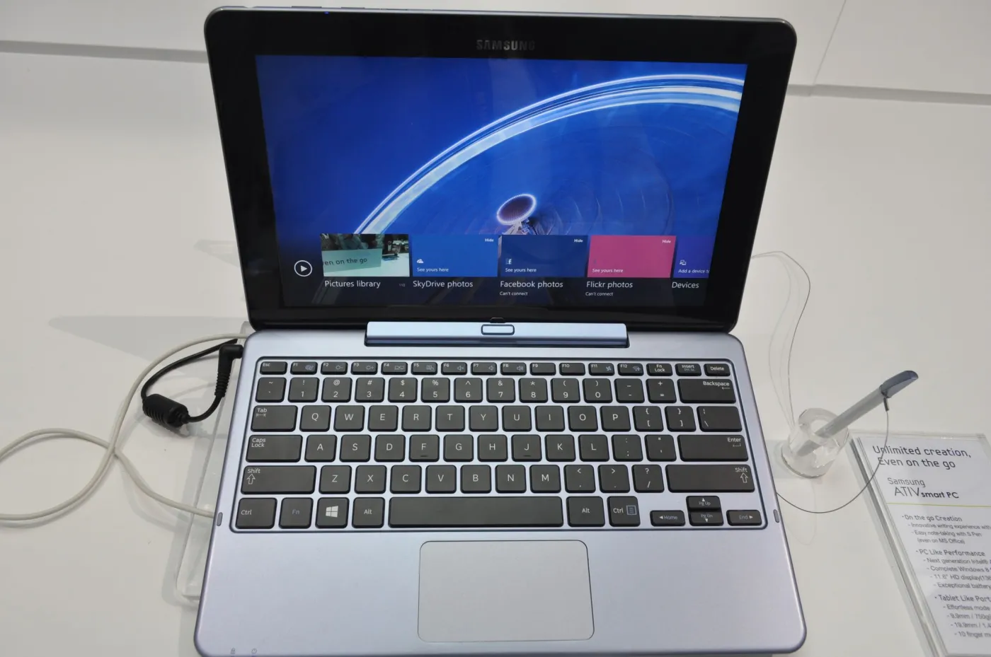 3975660-samsung-tablet-pc.jpg