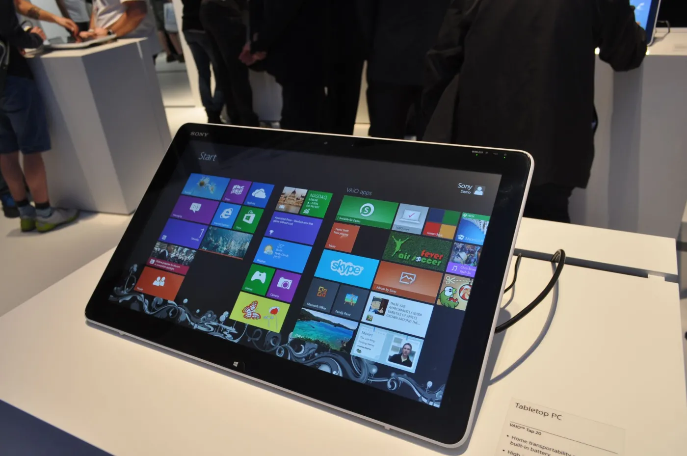 3975747-sony-tabletop-pc.jpg