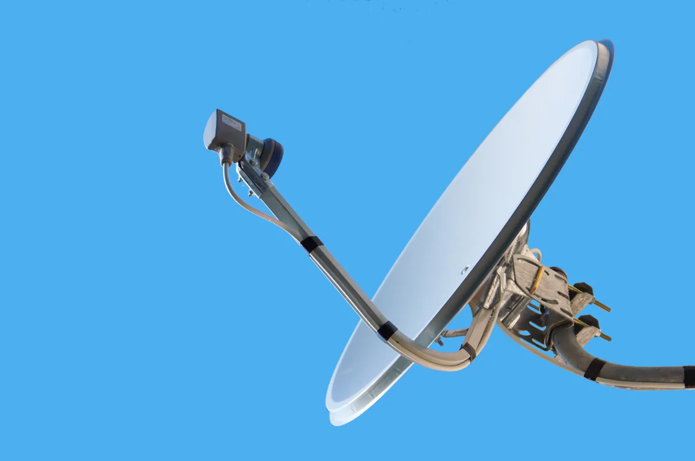 Antena satelitarna