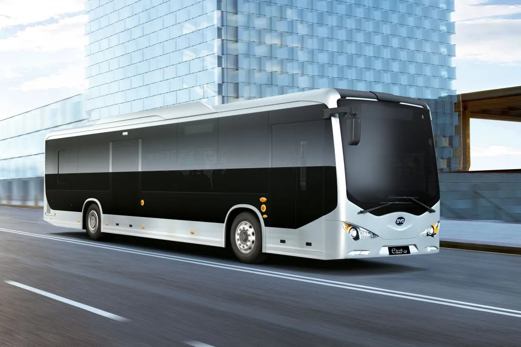 4993328-ebus-exterior-03.jpg