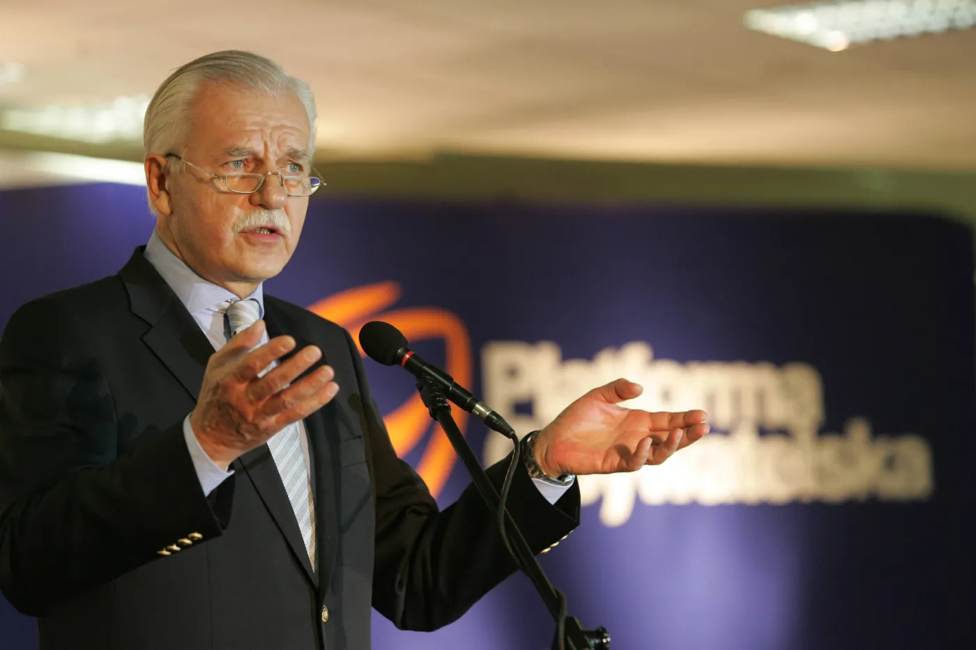 4689780-andrzej-olechowski.jpg