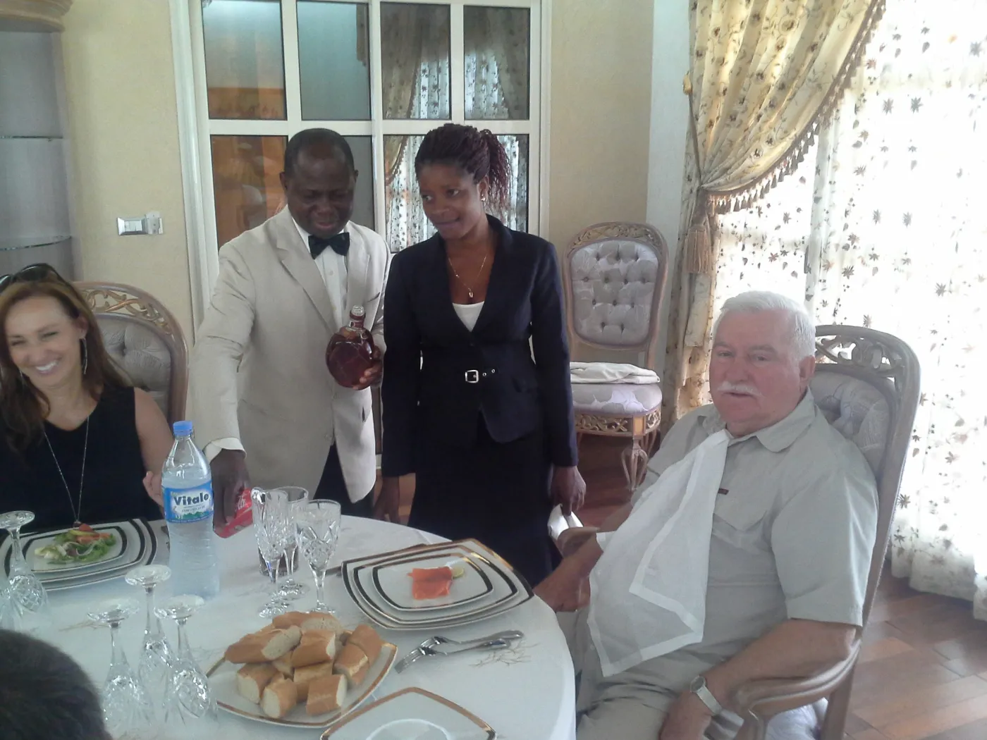 5272983-lech-walesa-w-togo.jpg