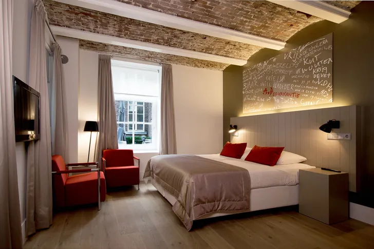 5273239-hotel-w-wiezieniu.jpg