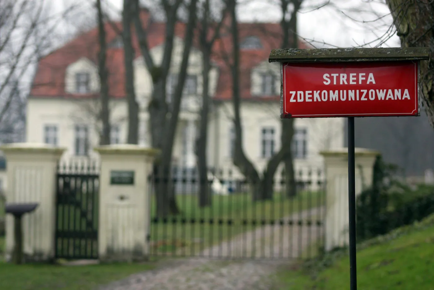 5275318-zabytkowy-dworek.jpg
