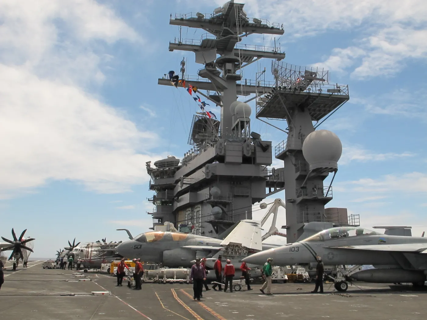 5360793-uss-nimitz-okret.jpg