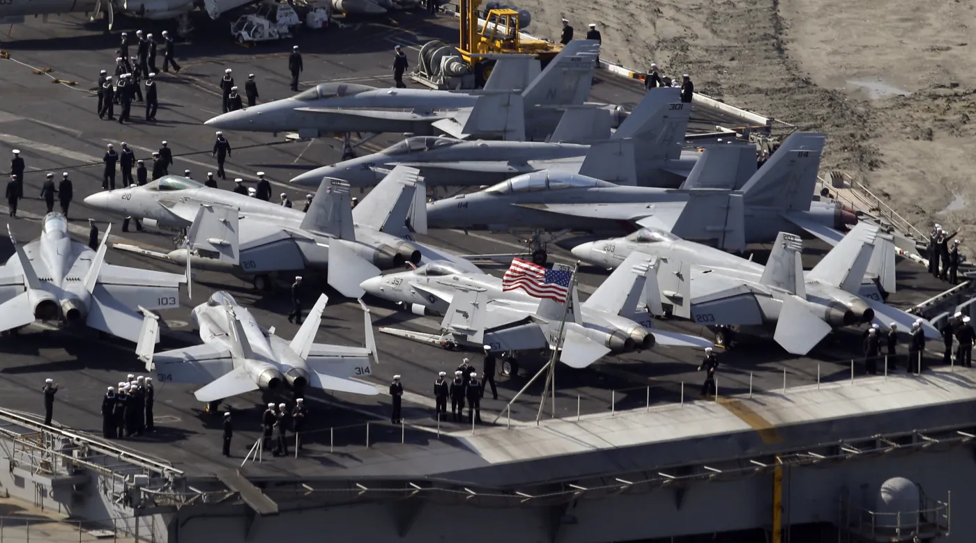 5360822-uss-nimitz-okret.jpg