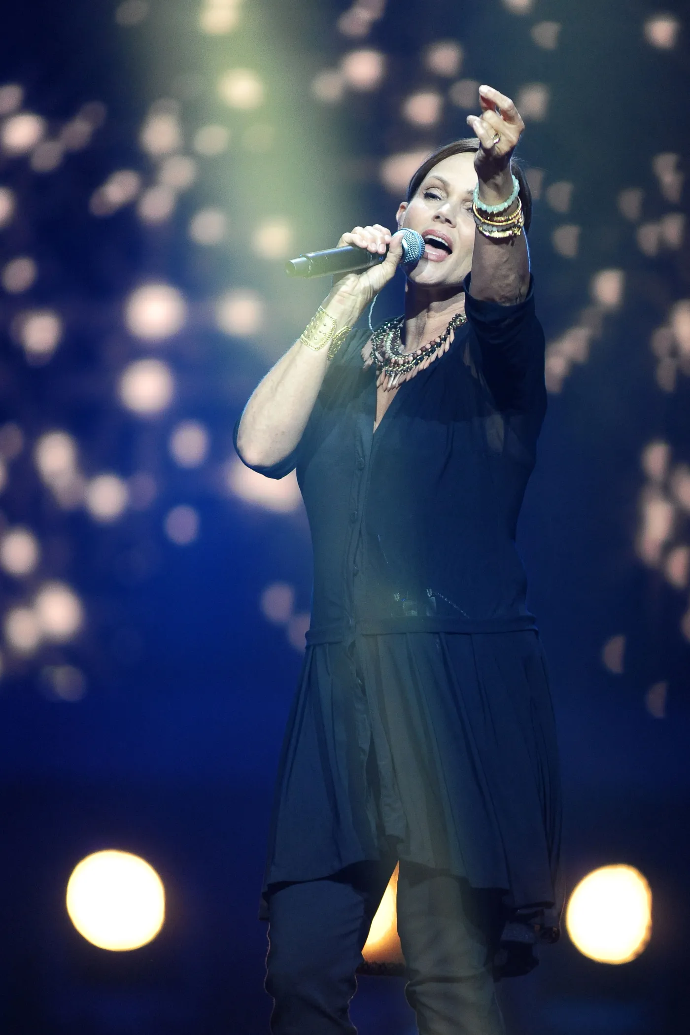 5335091-belinda-carlisle.jpg